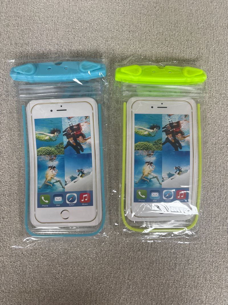 2 waterproof phone carry cases new 2 waterproof phone carry cases new