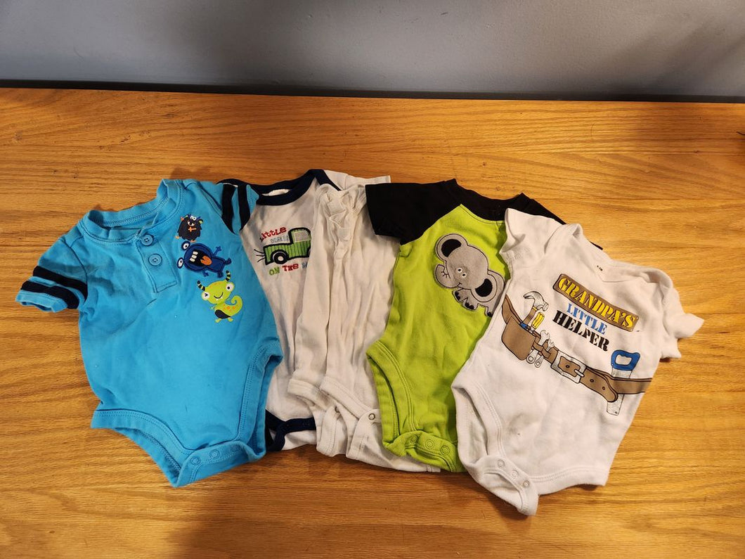 0-3 mos. 6 short sleeve onsies Newborn