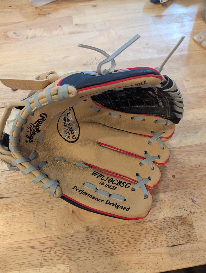 Rawlings, 10in T-ball glove Like new T-ball glove