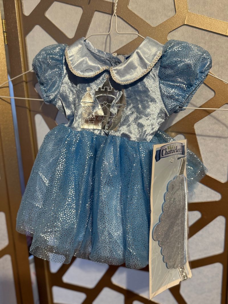New Blue Princess Dress Costume NWT 3-6 months, comes with two crowns 3 Months
