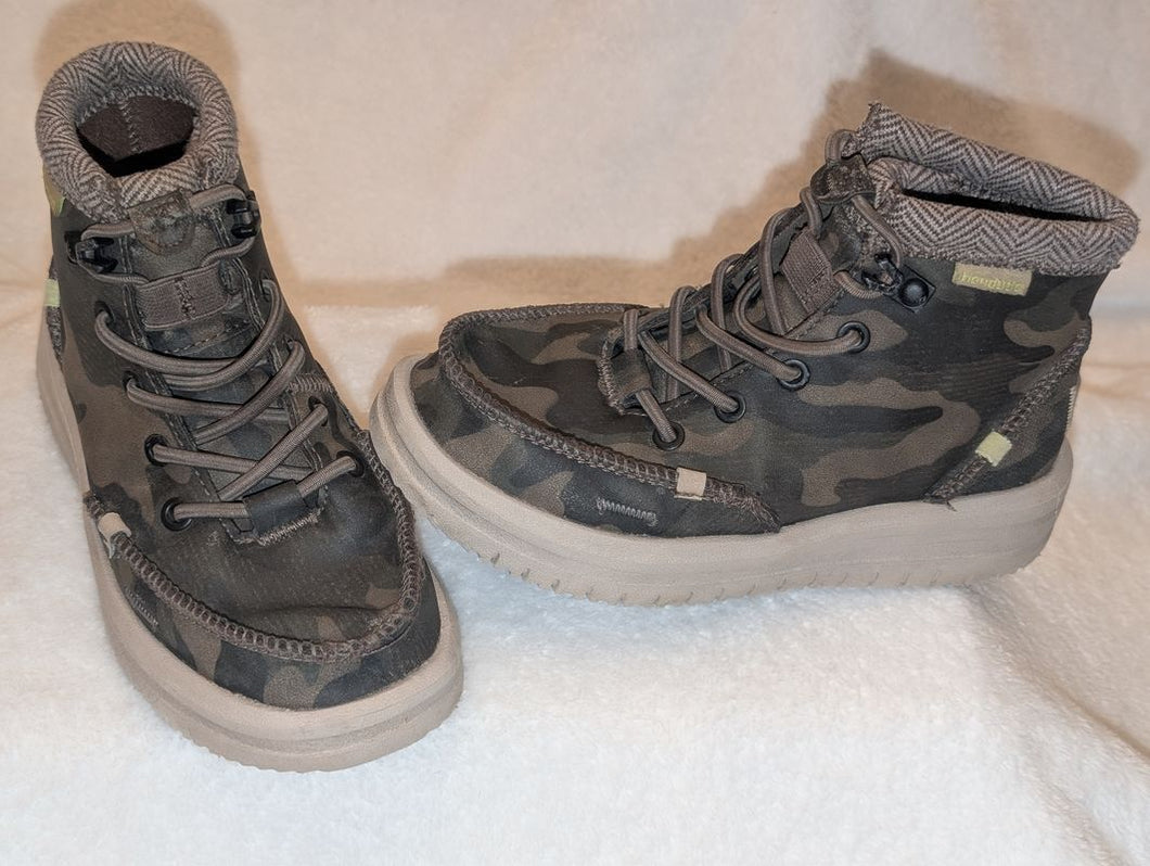 Hey dude Bradley woodland Cameo boots 11 (Lil' Kid)