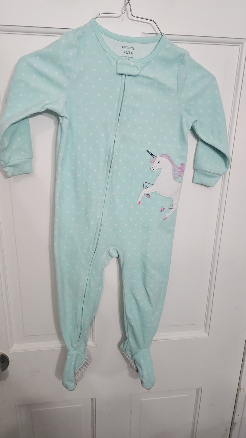 Carters Unicorn pjs 2T