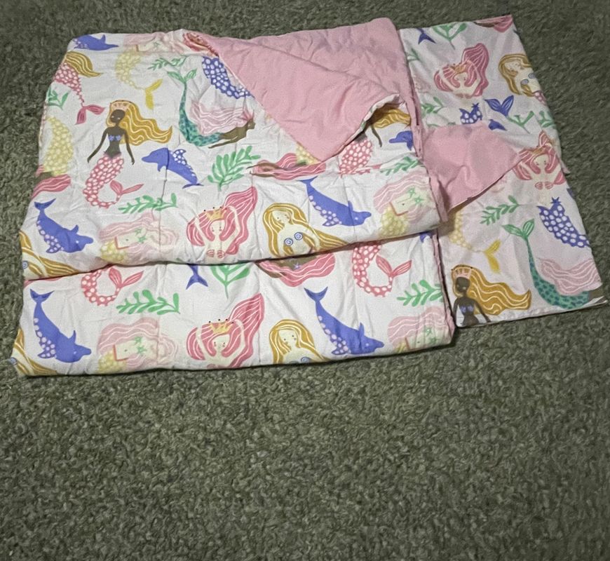 3 piece comforter set - one side is solid pink and Other side has mermaids & 2 pillow cases Full