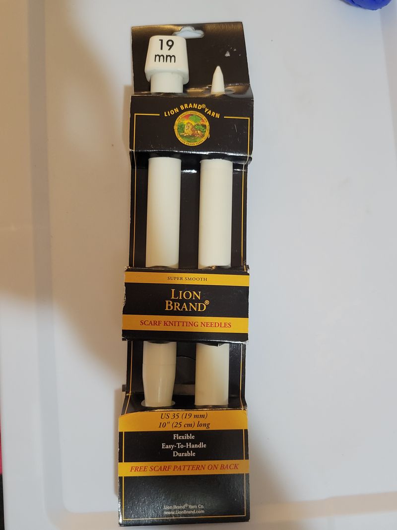 Lion Brand Scarf knitting needles 19mm 10