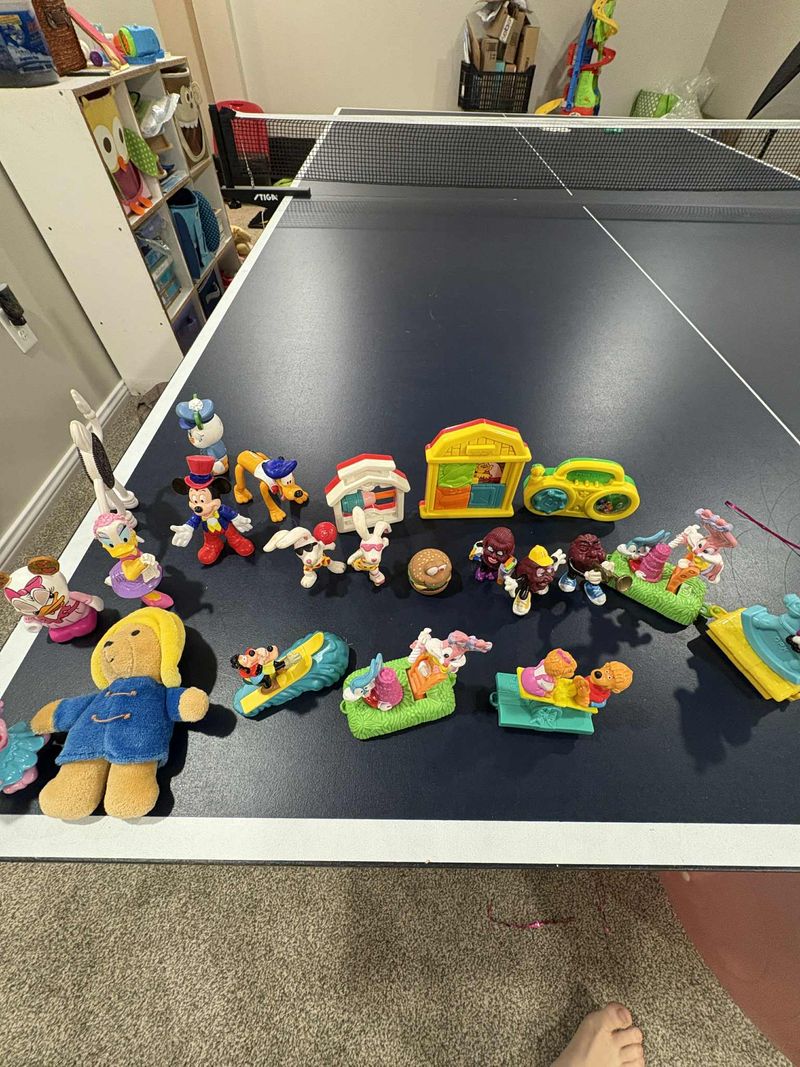 Lot of 90's happy meal toys  Figures and Animals