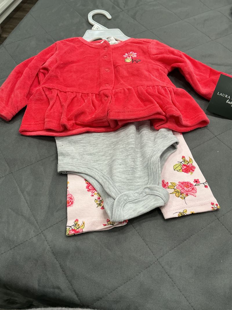 Laura Ashley 3 pc set NWT top/onesieleggings 3 Months