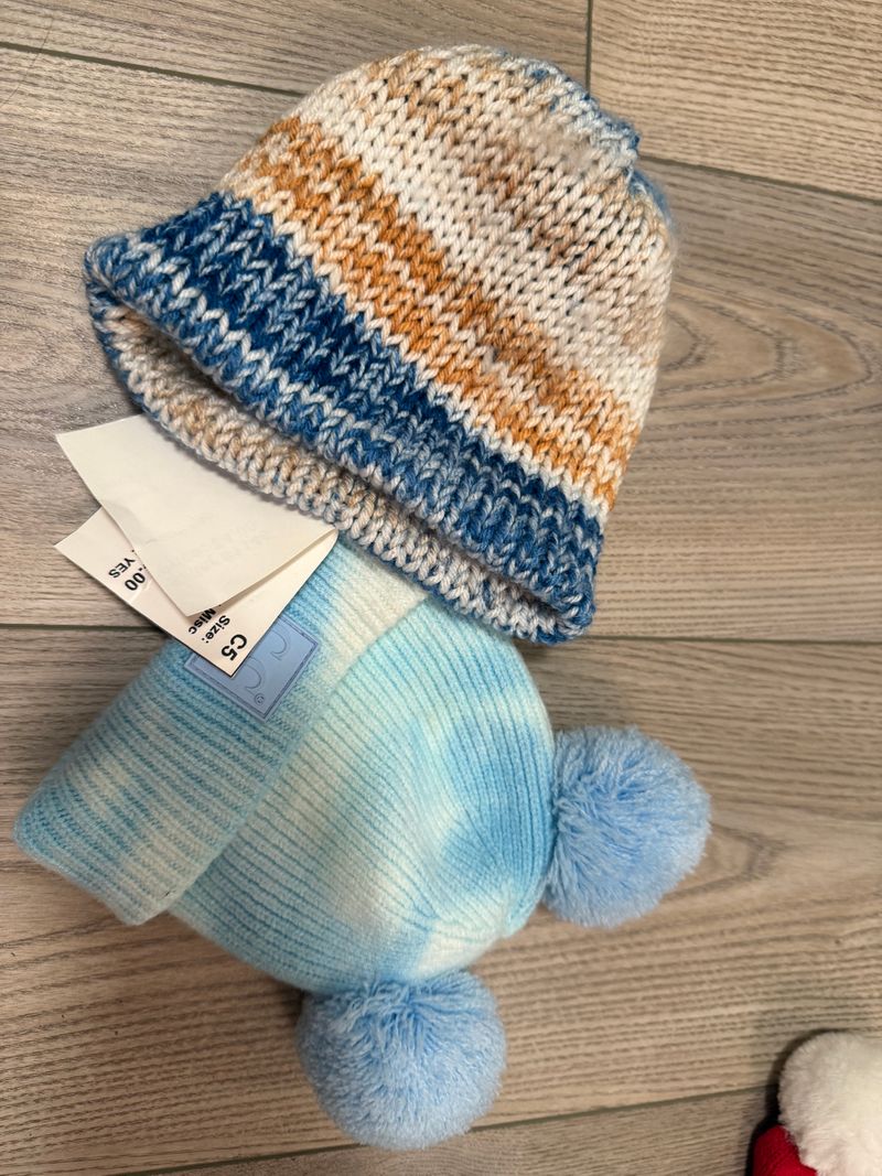 2 baby winter hats Probably for 0-6 month range