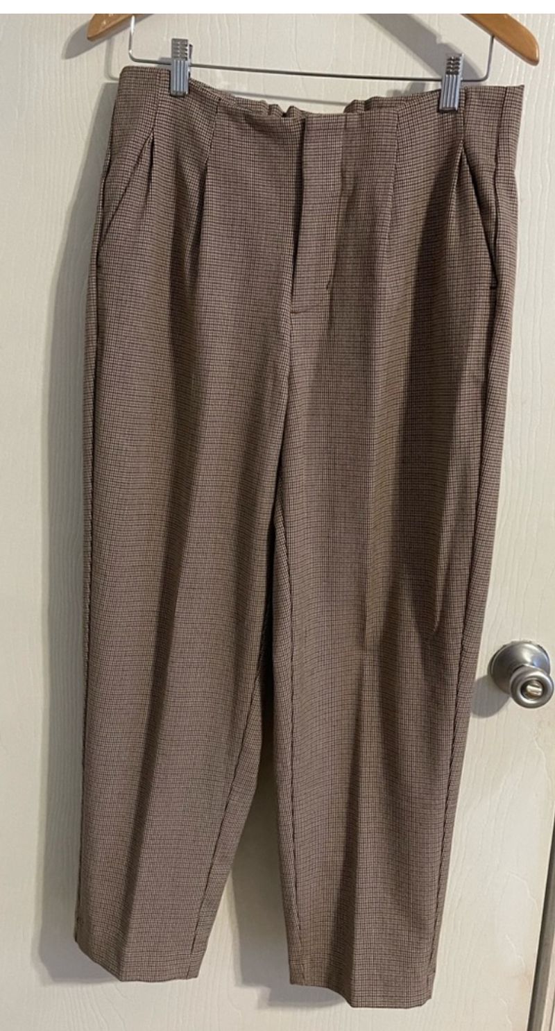 A new day High rise, relaxed fit, tapered ankle. Hounds tooth trousers Women's 12
