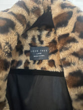 Load image into Gallery viewer, Love Tree Cheetah print, very soft coat Women&#39;s - L
