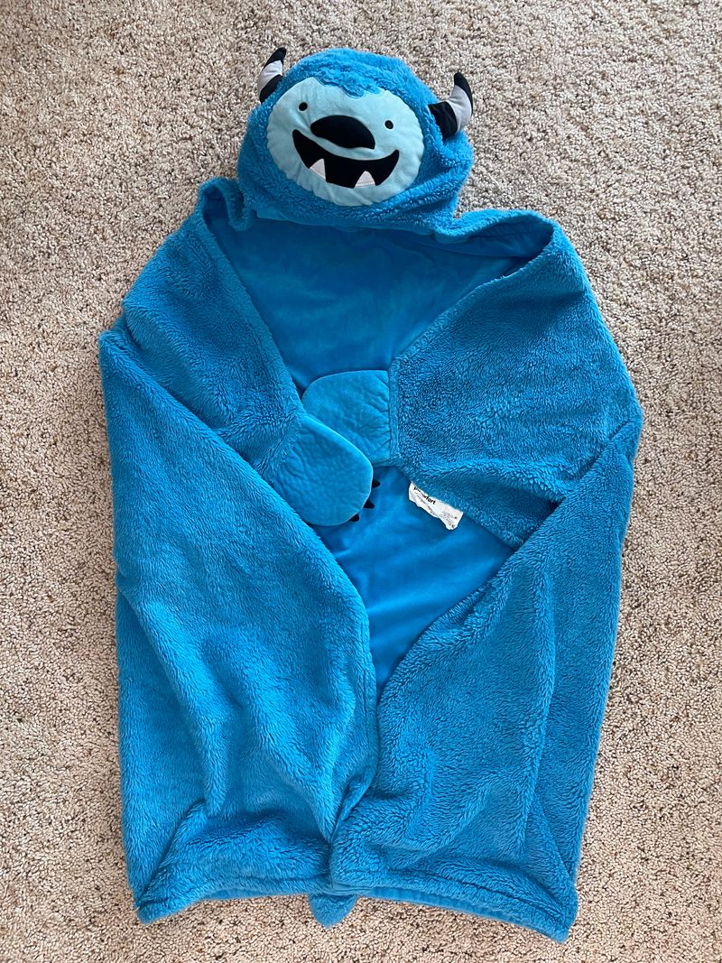 Pillow Fort Hooded Yeti blanket  Blanket