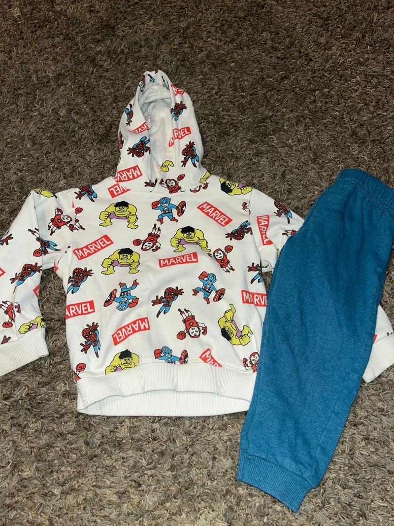 Marvel Hoodie and joggers 4T