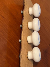 Load image into Gallery viewer, 4 knobs White with periwinkle circle
