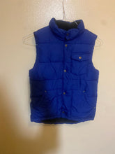 Load image into Gallery viewer, Gap Kids Blue Puffy Vest zip and snap button 8
