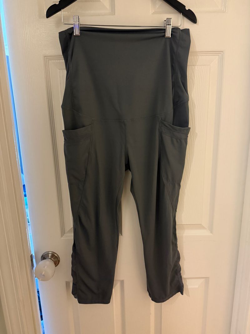 Maacie Gray capri leggings, XL Women's XL 16