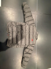 Load image into Gallery viewer, North Face Black puffer jacket youth size L 16
