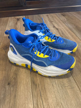 Load image into Gallery viewer, Under Armour, size 13, Curry tennis shoes Euc great shoes little wear basketball 13 (Adult)
