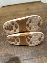 Load image into Gallery viewer, NWT Stride Rite Heritage Collection Nell brown Mary Janes, new w/ tag, leather lined, retails $59.99 9 (Lil' Kid)
