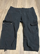 Load image into Gallery viewer, Tommy Hilfiger Navy Capri gently used 6 pockets Women's 16
