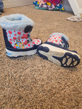 Load image into Gallery viewer, Bluey Winter boots 9 (Lil' Kid)
