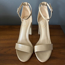 Load image into Gallery viewer, Sam Edelman, Size 7, Nude leather sandals, NWT Sam Edelman, Size 7, nude leather block heel sandals NWT 7 (Adult)
