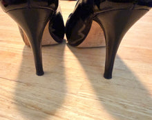 Load image into Gallery viewer, Via Spiga Black patent leather peep toe heels 3.5 in heel 10 (Adult)
