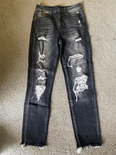 Load image into Gallery viewer, Risen size 5 black jeans Zipper/button closure, pockets C Women's 4

