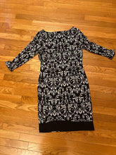 Load image into Gallery viewer, White House Black Market Reversible dress, two prints inside out Women's - S
