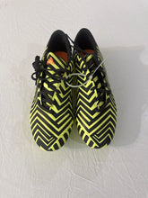 Load image into Gallery viewer, Adidas Soccer Cleat / NWOT 8 (Adult)
