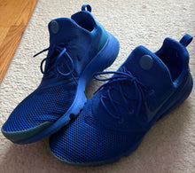 Load image into Gallery viewer, Nike Nike Presto Fly tennis shoes, lightly worn 11 (Adult)
