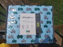 Load image into Gallery viewer, NIB Eddie Bauer tractor sheet set NIB Eddie Bauer twin size tractor sheet set Twin
