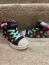 Load image into Gallery viewer, NIB - Sketchers Twinkle Toes- light button works Pattern Blooming Steps- Retail $35 and up 10-1/2 (Lil' Kid)
