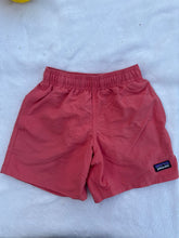 Load image into Gallery viewer, Patagonia Size XS shorts fits 4-5 5T
