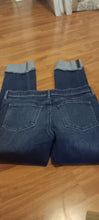 Load image into Gallery viewer, Loft Jean capri like new Women's 10
