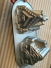 Load image into Gallery viewer, William Sonoma Gingerbread House Mold Never used
