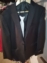Load image into Gallery viewer, Kids world USA Heavy quality jacket  comes w/ vest And black and white zip toe around the neck EUC worn once 12
