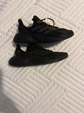 Load image into Gallery viewer, Adidas Black Boost Tennis Shoe / NWT 6-1/2 (Big Kid)
