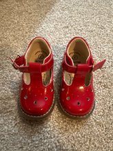Load image into Gallery viewer, Footmates NIB Candy apple red dress shoes 2 (Infant Shoe)
