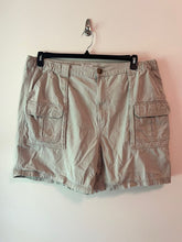 Load image into Gallery viewer, Croft &amp; Barrow  Men's Size 44 Khaki Cargo Shorts Men's size 44 khaki cargo shorts Men's - XXL
