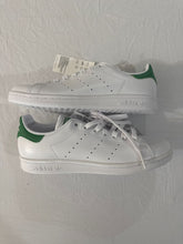 Load image into Gallery viewer, Adidas Stan Smith White NWT 7 (Big Kid)
