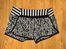Load image into Gallery viewer, Lululemon Womens black and white print shorts by Lululemon, size 6 Women's 6
