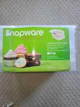 Load image into Gallery viewer, Snapware Cookie and cupcake carrier. NWT
