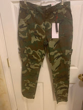 Load image into Gallery viewer, Hot Kiss New with tags camouflage Women's 14
