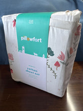 Load image into Gallery viewer, New Full Pillowfort Floral Sheet Set NWT, Full Size Full
