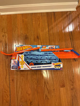 Load image into Gallery viewer, Hot Wheels Brand new Speed Drop Transfer, with a car
