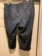 Load image into Gallery viewer, Ann Taylor Jean capris nice Women's - XXL
