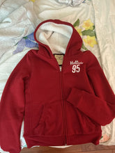 Load image into Gallery viewer, Holister zip up hoodie/ fleece lining Hooded jacket /sweatshirt//like new /maroon 12
