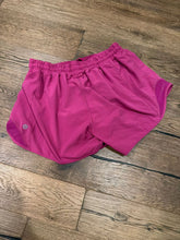 Load image into Gallery viewer, Lululemon hottie hot shorts size 8 Low rise 4inch inseam 16
