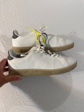 Load image into Gallery viewer, Adidas White Sneaker / NWOT 10 (Adult)

