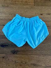 Load image into Gallery viewer, Lululemon hotty hot shorts size 4 Low rise 4 inch inseam 12
