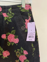 Load image into Gallery viewer, NWT- Wild Fable- Retail $20 Cute floral corduroy mini skirt Women's 2
